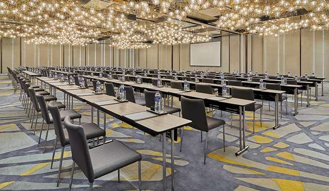 Hotel Artyzen Lingang 5*
