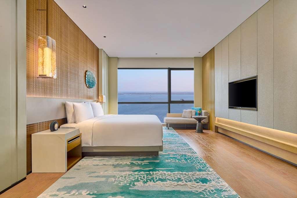 Artyzen Lingang Hotel 5*
