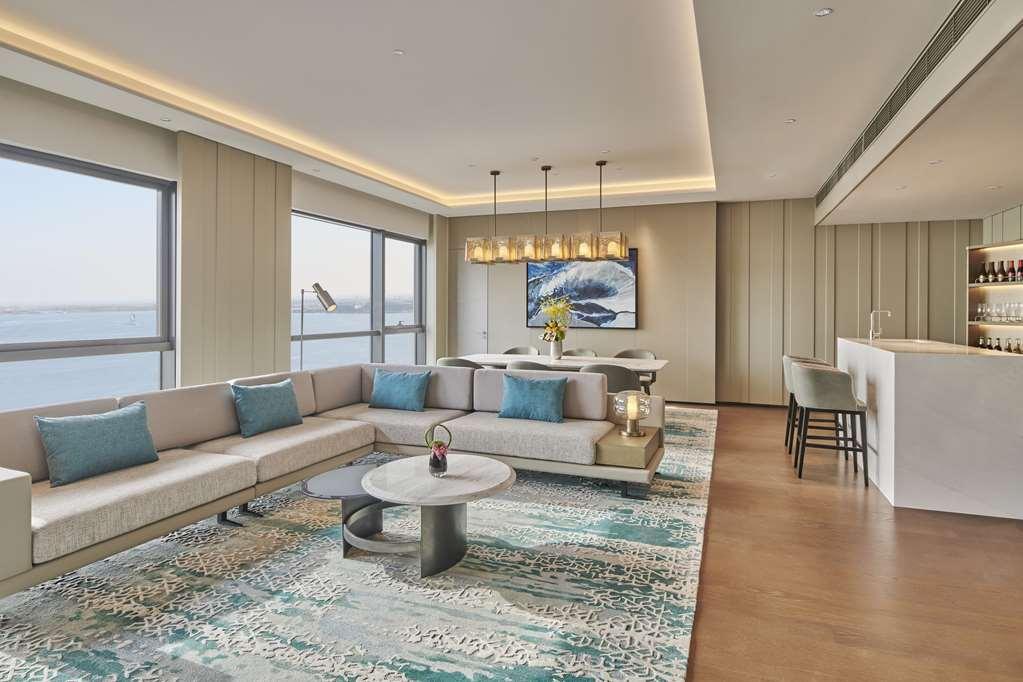 Artyzen Lingang Hotel 5*