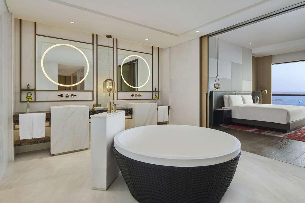 Artyzen Lingang Hotel 5*
